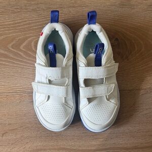 On Running Kids Cream and Blue Velcro Sneakers